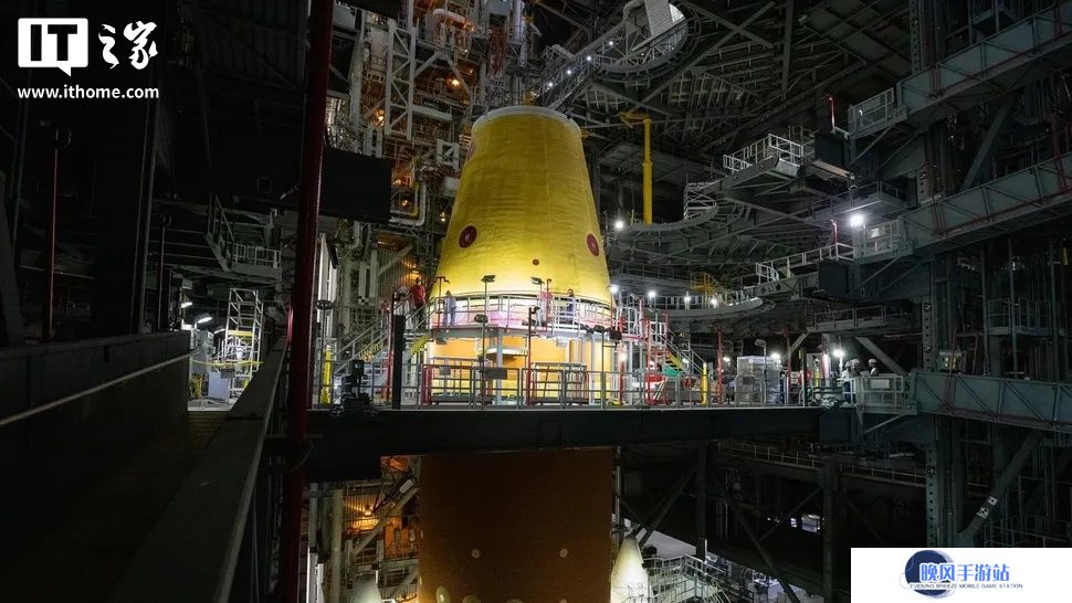 NASA 阿尔忒弥斯 2 号任务火箭组装进入最后阶段，明年载人绕月飞行